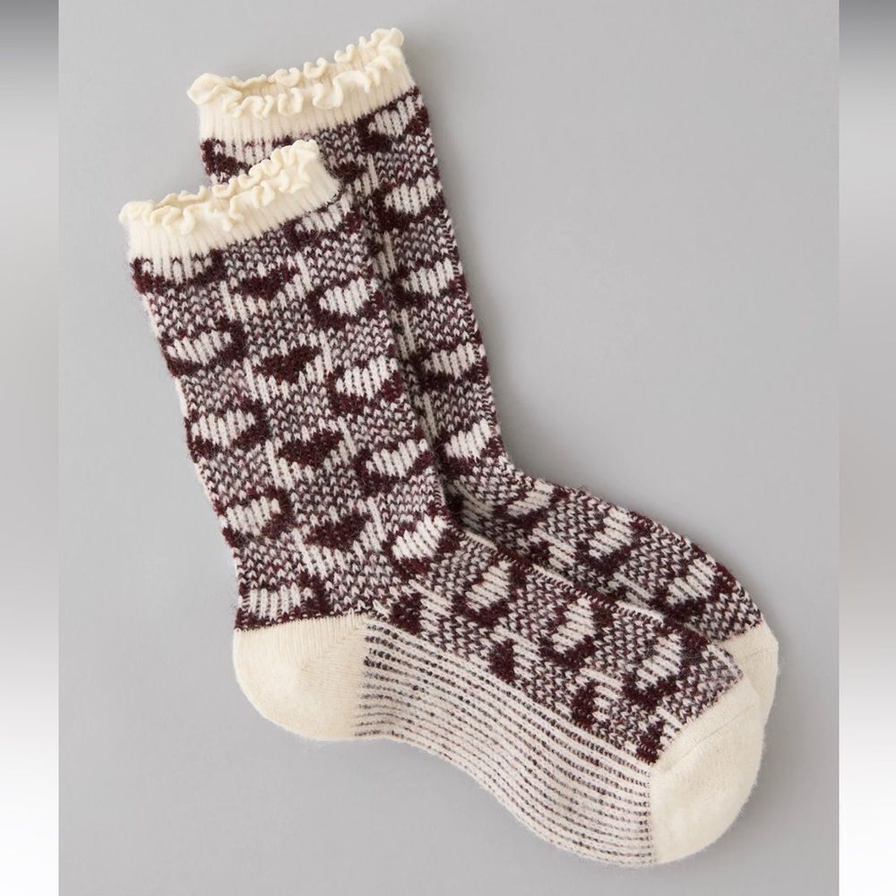 AE OS Cozy Ivory Antique Rose Burgundy Gingham Hearts Knit Ruffle Crew Socks